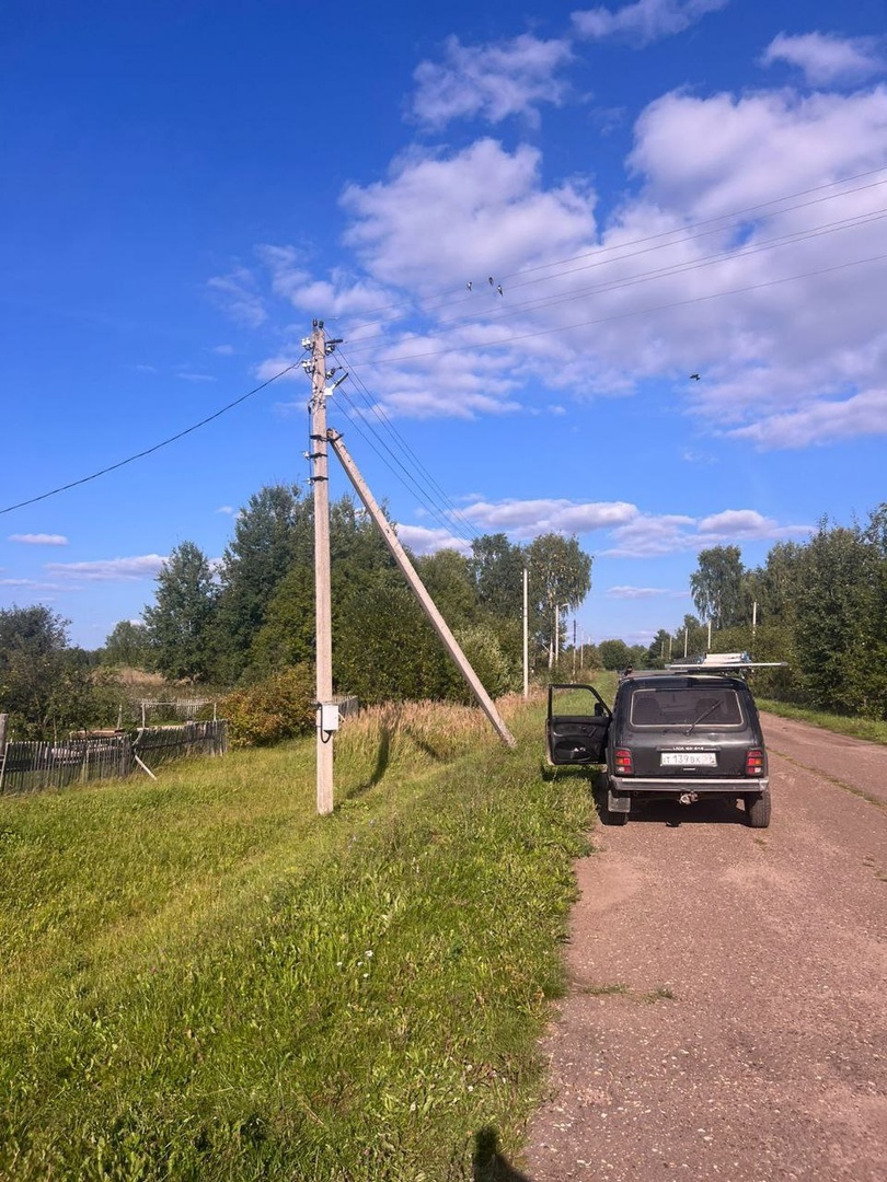 Продолжаются работы по обустройству уличного освещения в населенных пунктах Свечинского муниципального округа..